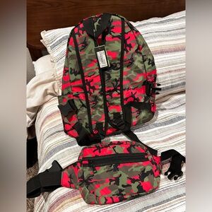 NWT Badgley Mischka Camo 22L Backpack with detachable Fanny Pack $129